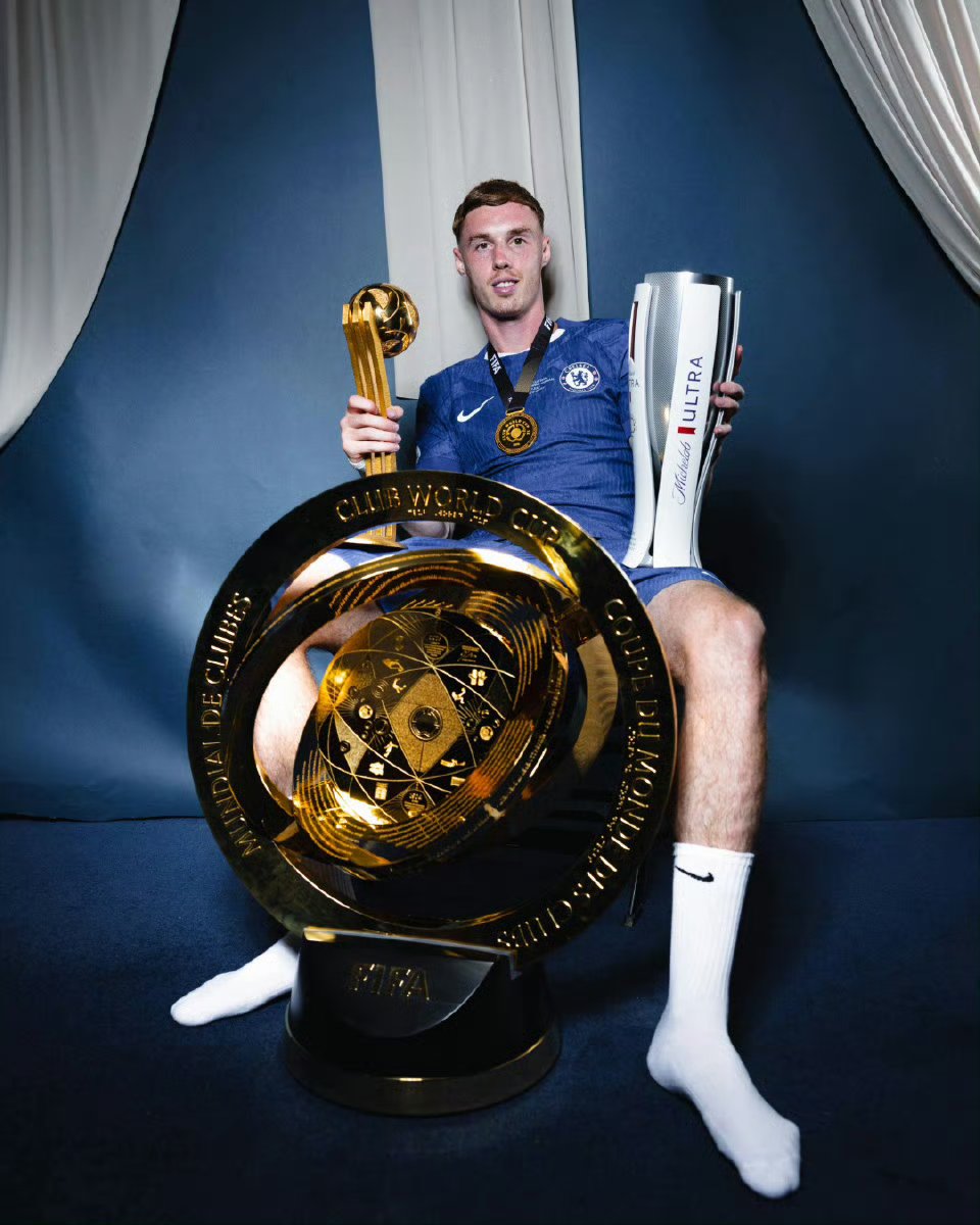 爱游戏-拉齐奥训练开放日，转会期队长鼓劲引欢呼，荷甲在即，赛季目标并未改变(拉齐奥巅峰时期阵容)