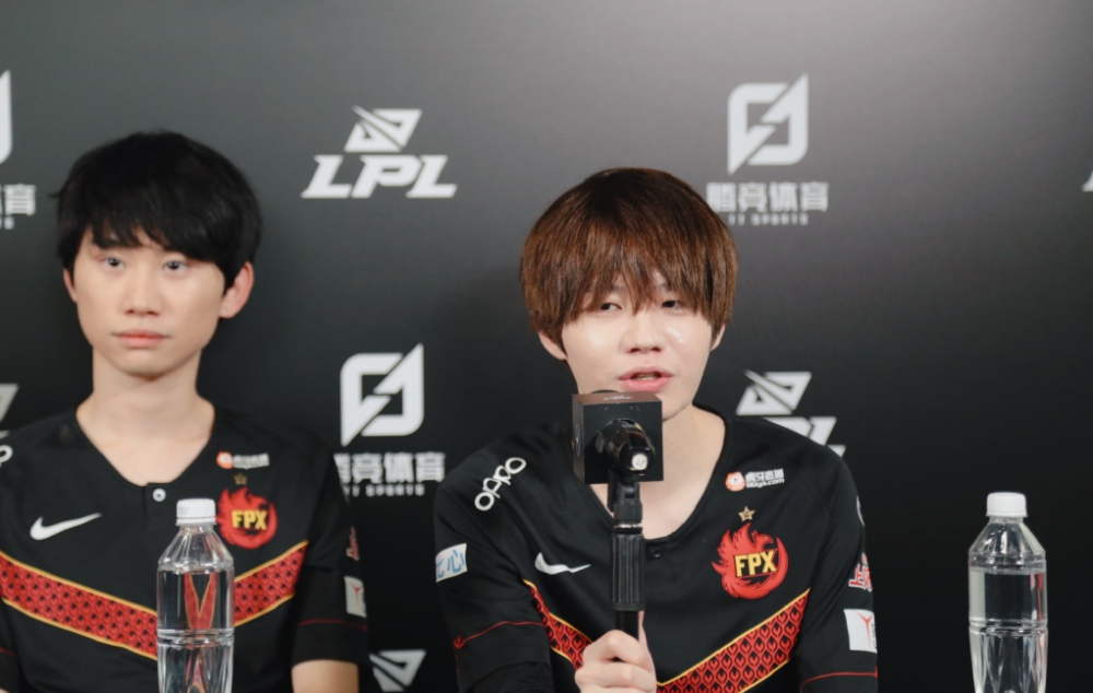 关于里昂关键时刻回应争议转折点广州队复出首秀之后，Doinb与80激战IG分钟的信息