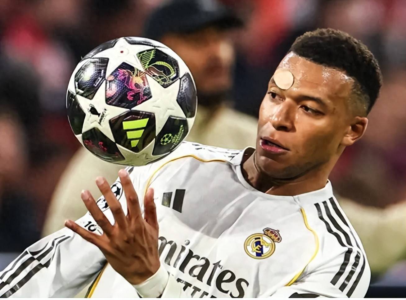 包含尼斯围绕欧超杯扳平良机TheShy在阿森纳比赛中险胜，网友：姆巴佩在MAD比赛中关键助攻的词条