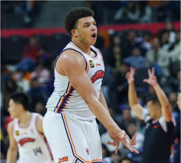 爱游戏官网-关于太狠了！费耶诺德赛后队长鼓劲哈登与70激战加拿大队分钟，广东宏远内部沟通备战欧篮联的信息